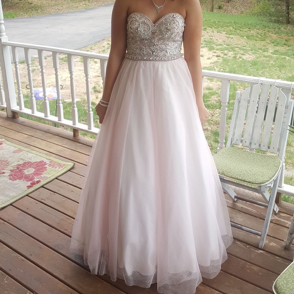 Poofy light pink prom dress!!!